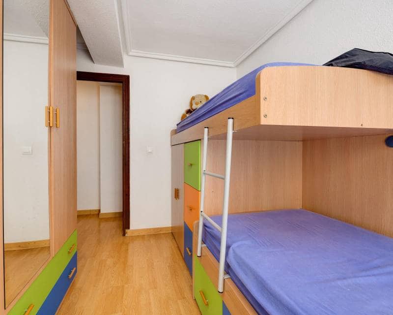4 chambre Appartement à vendre à Torrevieja - 195 000 € (Ref: 10016580)