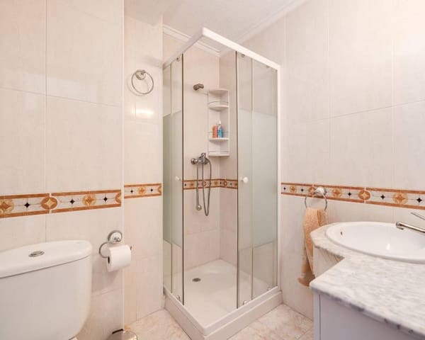 Apartamento de 4 habitaciones en Las Piscinas Naturales, Torrevieja en venta - 195.000 € (Ref: 10016580)