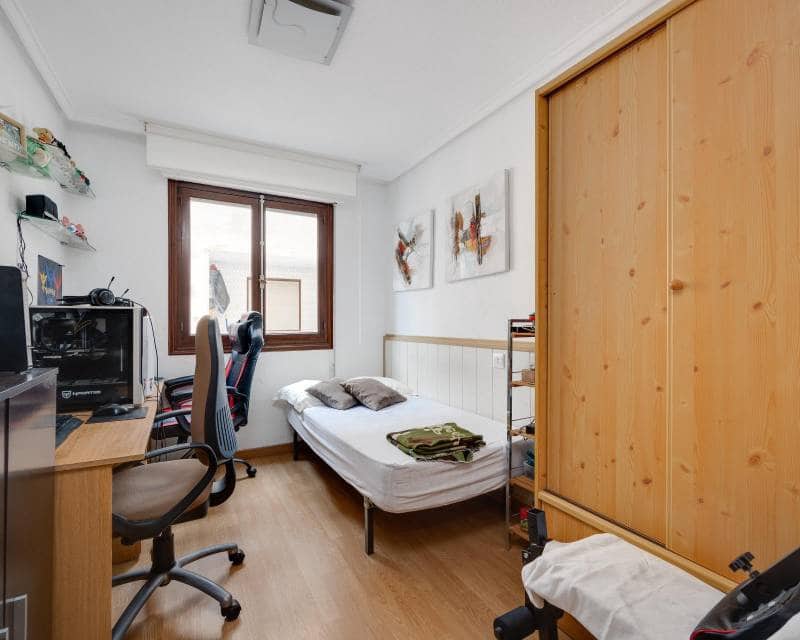 4 chambre Appartement à vendre à Torrevieja - 195 000 € (Ref: 10016580)