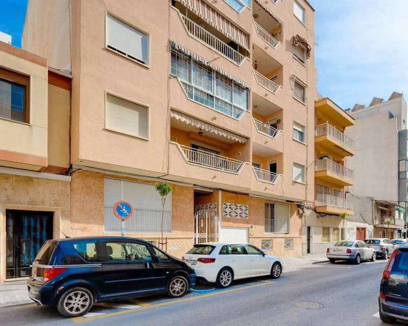 4 chambre Appartement à vendre à Torrevieja - 195 000 € (Ref: 10016580)