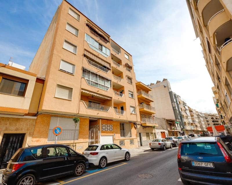 4 chambre Appartement à vendre à Torrevieja - 195 000 € (Ref: 10016580)