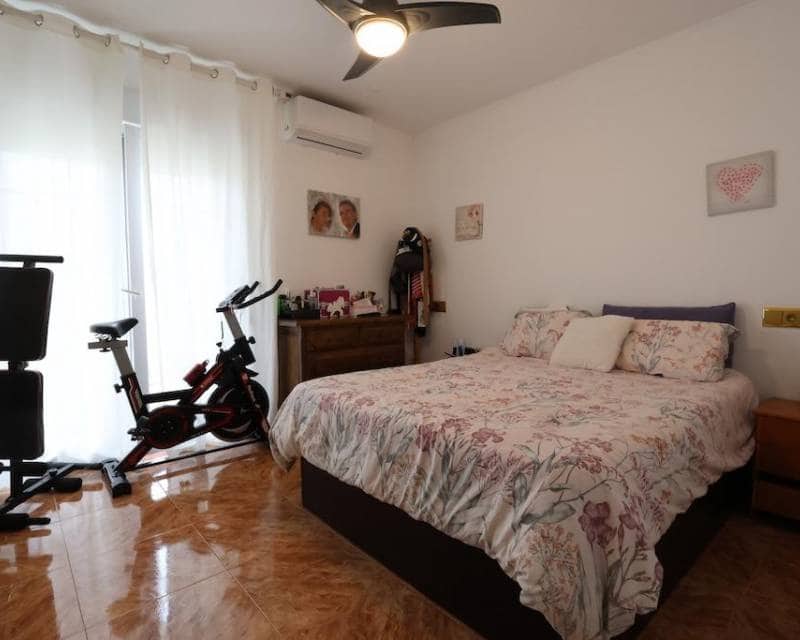 3 bedroom Penthouse for sale in Torrevieja - € 275,000 (Ref: 10016697)