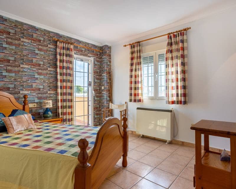 5 Zimmer Villa zu verkaufen in La Hoya mit Pool - 510.000 € (Ref: 10016701)