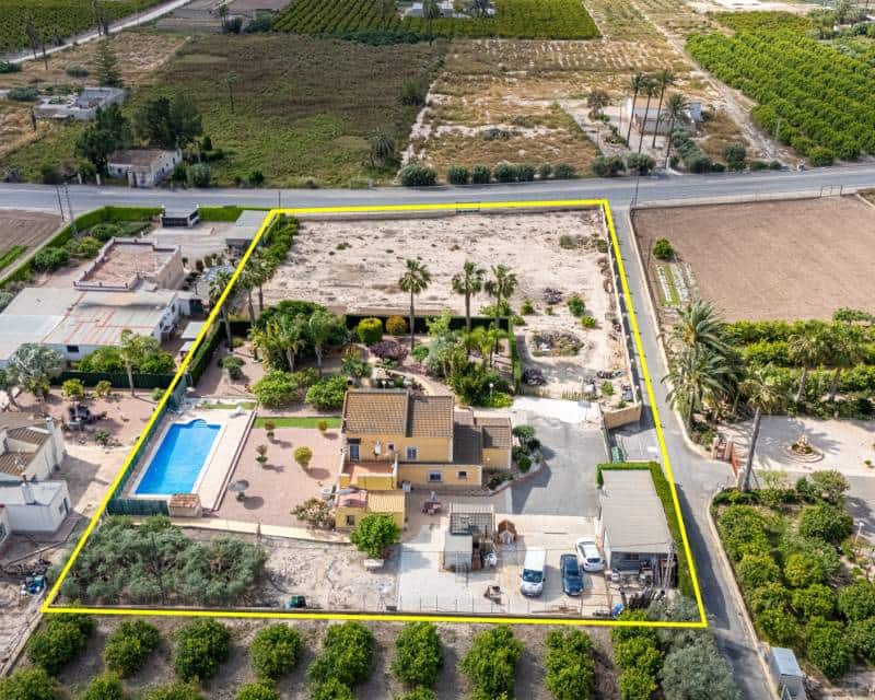 5 Zimmer Villa zu verkaufen in La Hoya mit Pool - 510.000 € (Ref: 10016701)