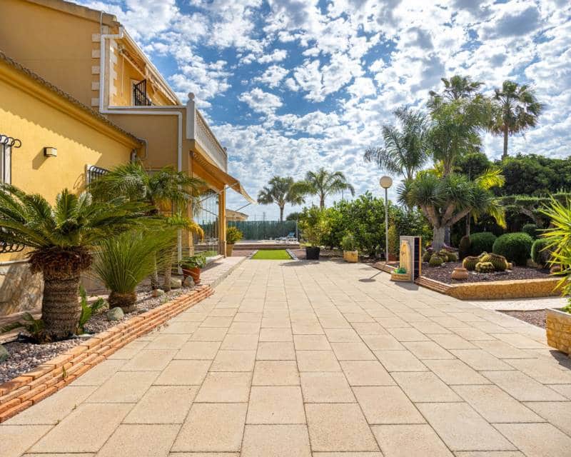5 Zimmer Villa zu verkaufen in La Hoya mit Pool - 510.000 € (Ref: 10016701)