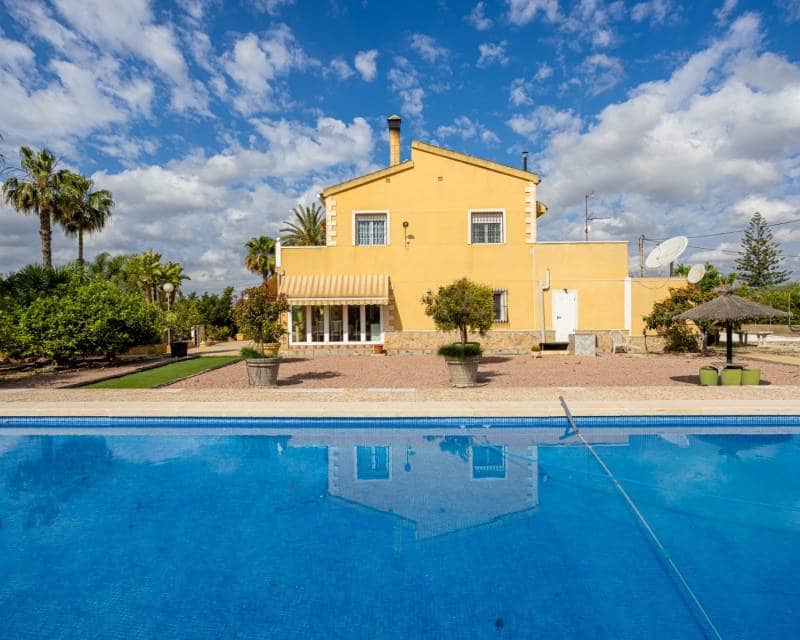 5 Zimmer Villa zu verkaufen in La Hoya mit Pool - 510.000 € (Ref: 10016701)