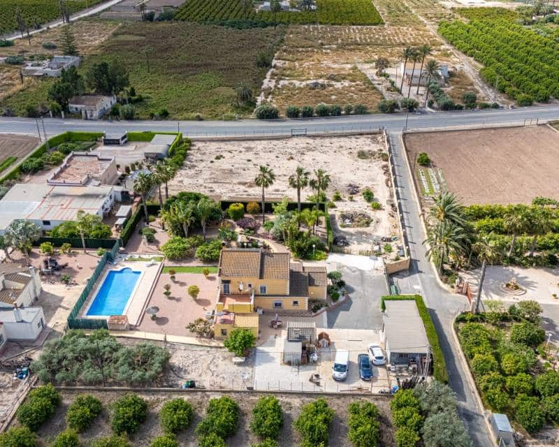5 Zimmer Villa zu verkaufen in La Hoya mit Pool - 510.000 € (Ref: 10016701)