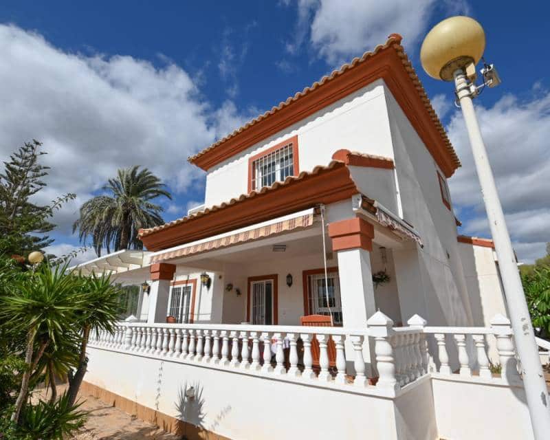 4 Zimmer Villa zu verkaufen in Campoamor mit Pool - 799.900 € (Ref: 10019743)