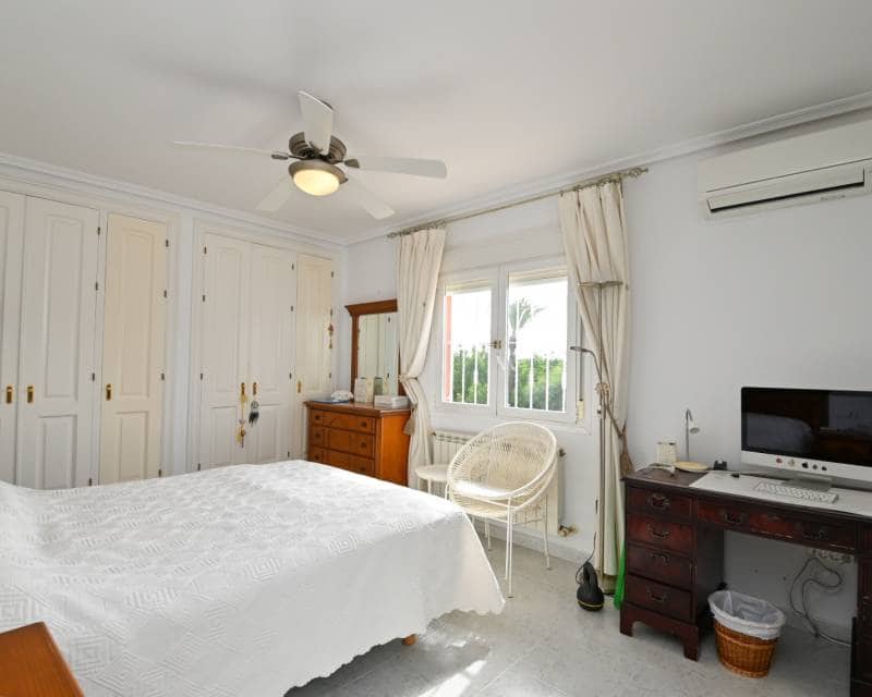 4 Zimmer Villa zu verkaufen in Campoamor mit Pool - 799.900 € (Ref: 10019743)