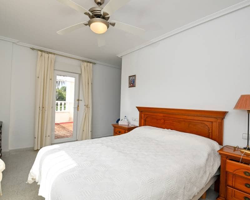 4 Zimmer Villa zu verkaufen in Campoamor mit Pool - 799.900 € (Ref: 10019743)
