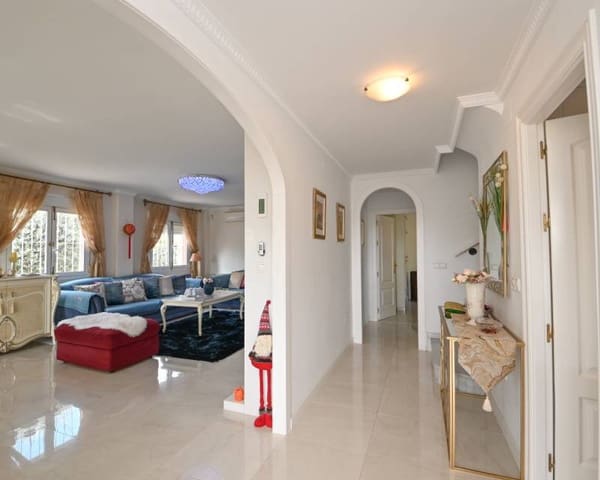 4 Zimmer Villa zu verkaufen in Campoamor, Orihuela mit Pool - 799.900 € (Ref: 10019743)