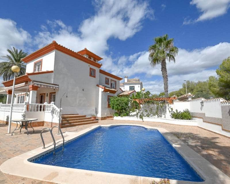 4 Zimmer Villa zu verkaufen in Campoamor mit Pool - 799.900 € (Ref: 10019743)