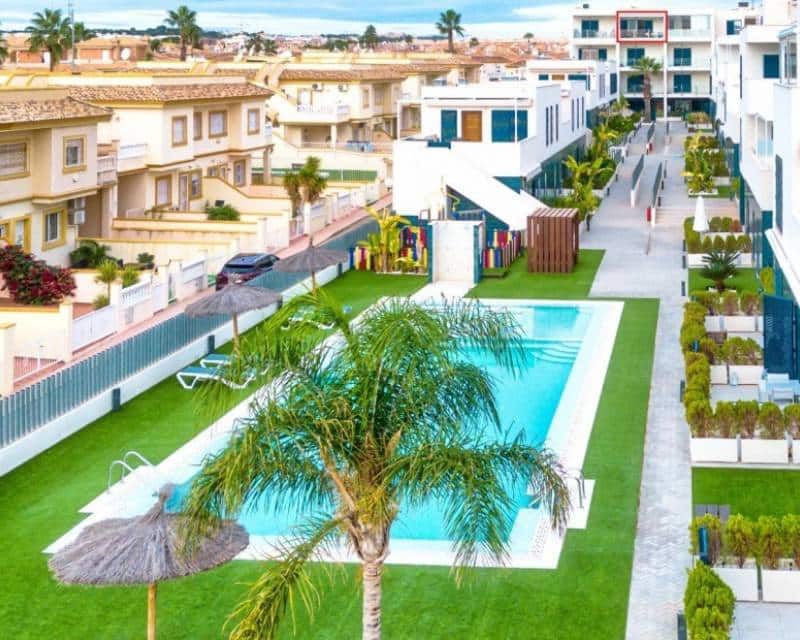 1 chambre Penthouse à vendre à Playa Flamenca avec piscine - 235 000 € (Ref: 10021226)
