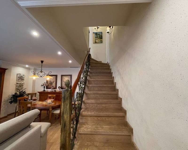 4 bedroom Townhouse for sale in Elche / Elx with pool garage - € 452,000 (Ref: 10021408)