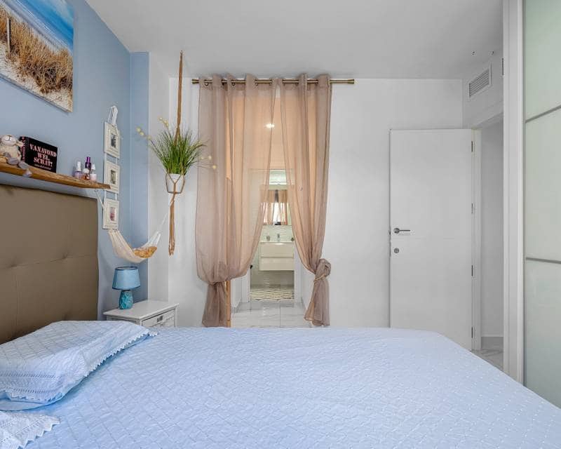 Apartamento de 3 habitaciones en Guardamar del Segura en venta con piscina - 379.000 € (Ref: 10021410)
