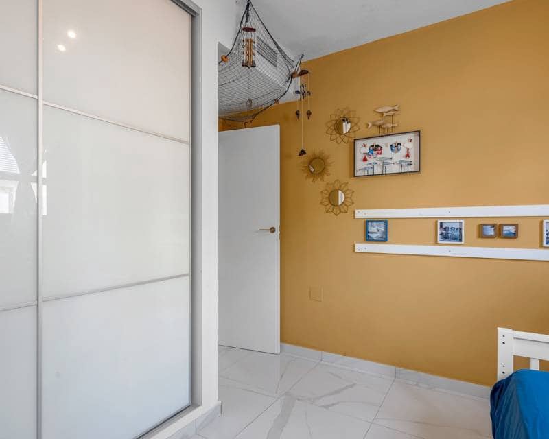 Apartamento de 3 habitaciones en Guardamar del Segura en venta con piscina - 379.000 € (Ref: 10021410)