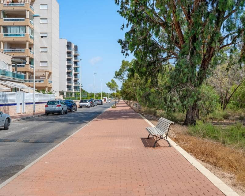 Apartamento de 3 habitaciones en Guardamar del Segura en venta con piscina - 379.000 € (Ref: 10021410)