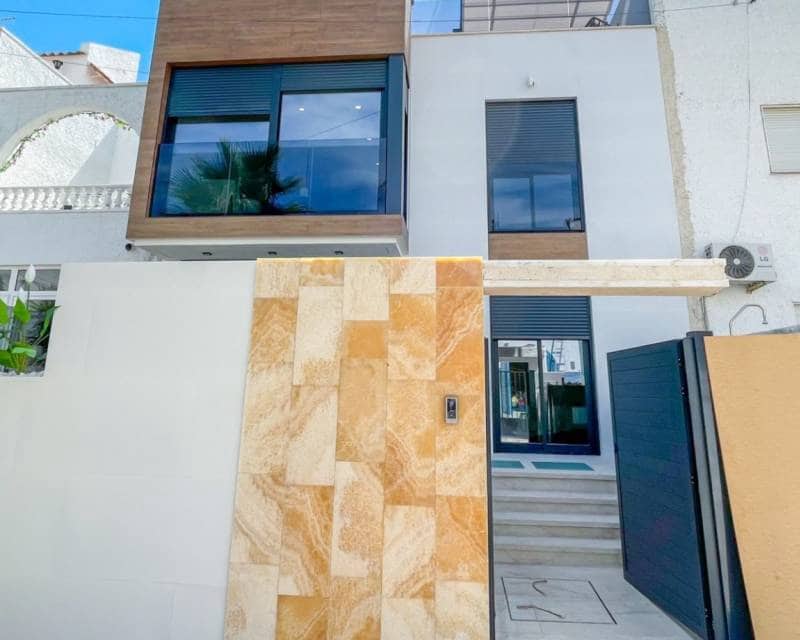 3 camera da letto Casa in vendita in Torrevieja con piscina - 539.000 € (Rif: 10021576)