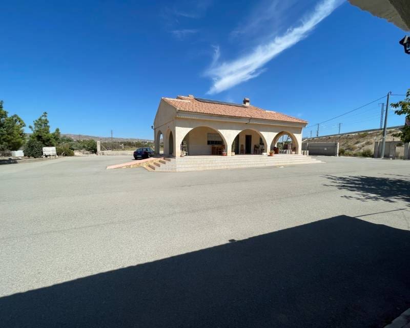 3 Zimmer Villa zu verkaufen in Crevillente / Crevillent mit Garage - 299.000 € (Ref: 10021774)