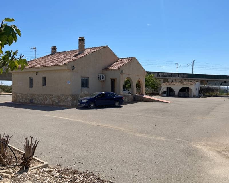 3 Zimmer Villa zu verkaufen in Crevillente / Crevillent mit Garage - 299.000 € (Ref: 10021774)