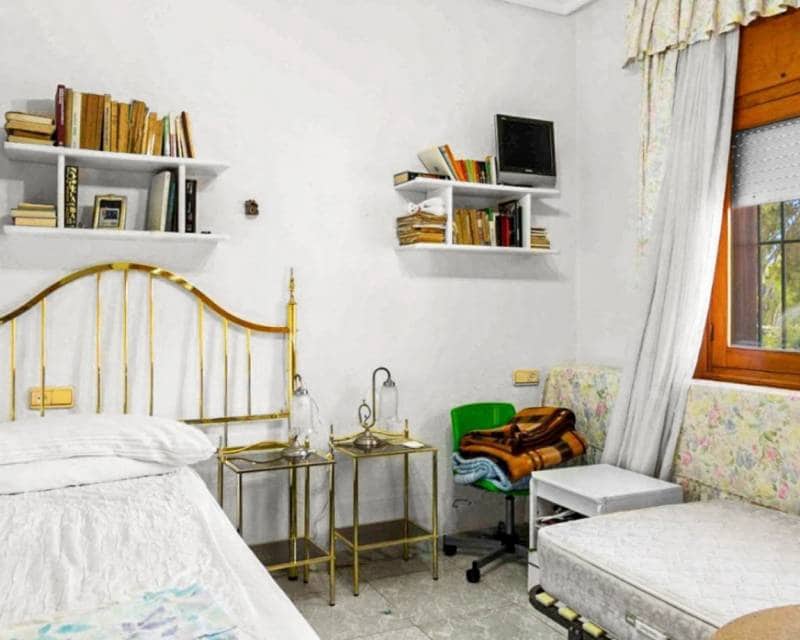 8 quarto Moradia para venda em Los Balcones com piscina - 550 000 € (Ref: 10023175)