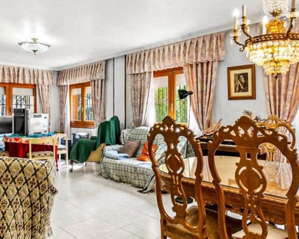 8 quarto Moradia para venda em Los Balcones com piscina - 550 000 € (Ref: 10023175)