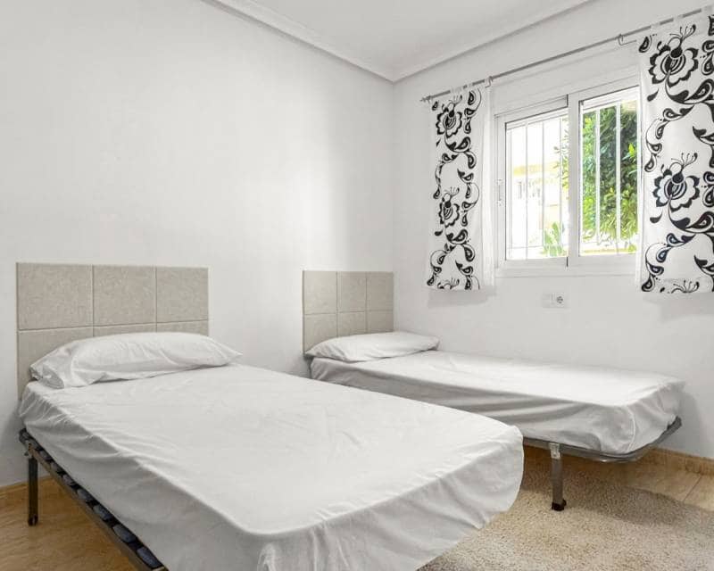 3 soveværelse Lejlighed til salg i Playa Flamenca med swimmingpool - € 339.000 (Ref: 10023177)