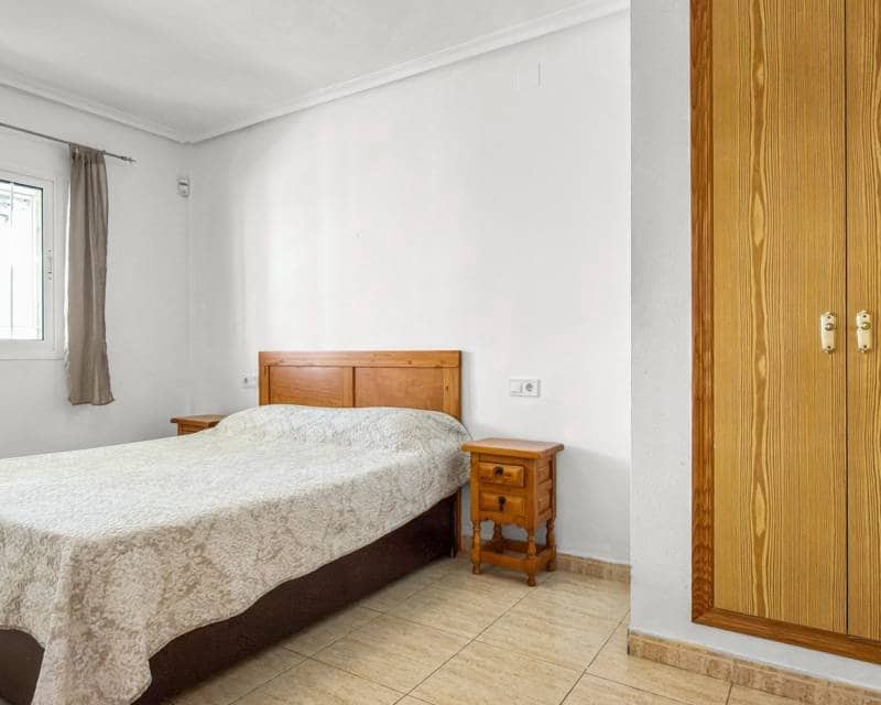 3 soveværelse Lejlighed til salg i Playa Flamenca med swimmingpool - € 339.000 (Ref: 10023177)