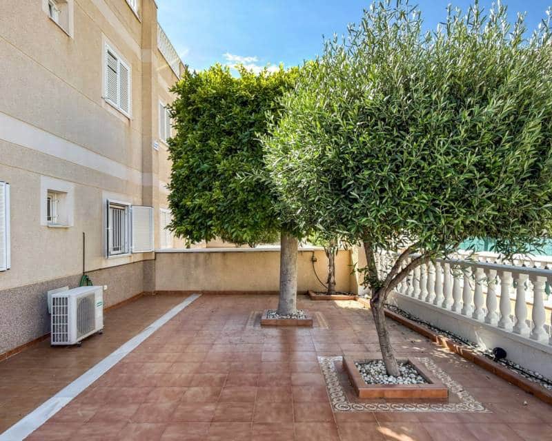 3 soveværelse Lejlighed til salg i Playa Flamenca med swimmingpool - € 339.000 (Ref: 10023177)