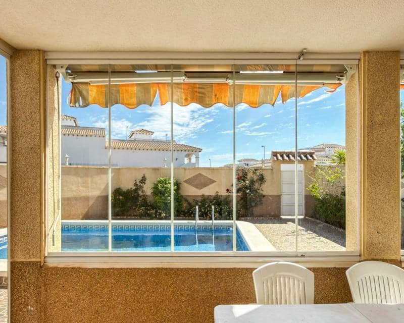 3 soveværelse Lejlighed til salg i Playa Flamenca med swimmingpool - € 339.000 (Ref: 10023177)