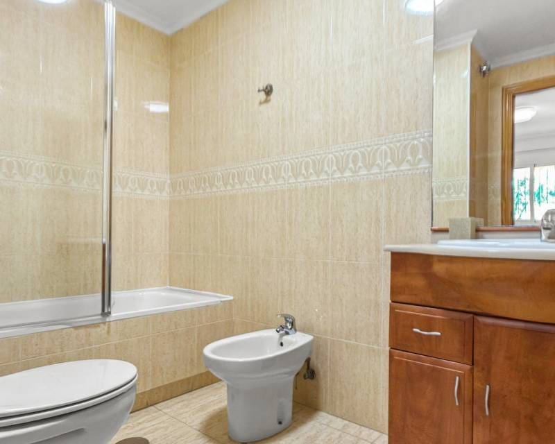 3 soveværelse Lejlighed til salg i Playa Flamenca med swimmingpool - € 339.000 (Ref: 10023177)