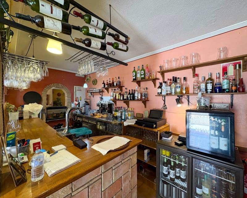 Erhverv til salg i La Veleta - € 225.000 (Ref: 10023250)