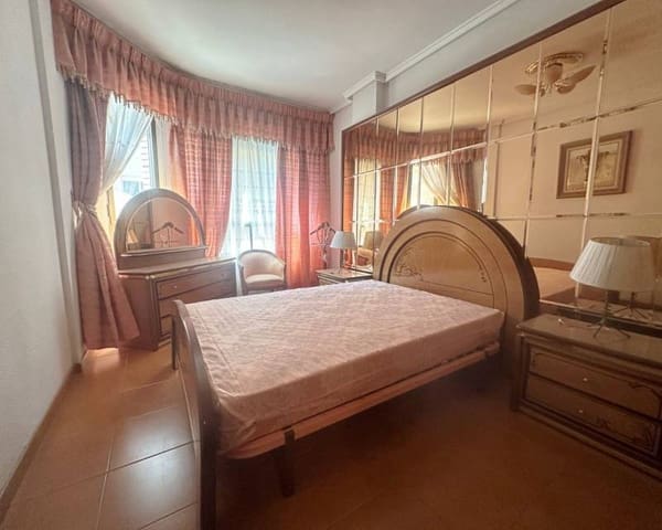 4 soveværelse Lejlighed til salg i Centro - Muelle Pesquero, Torrevieja - € 255.000 (Ref: 10023251)