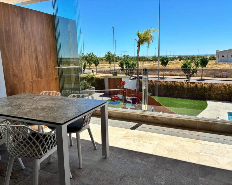 Apartamento de 2 habitaciones en Pilar de la Horadada en venta con piscina - 289.000 € (Ref: 10023382)