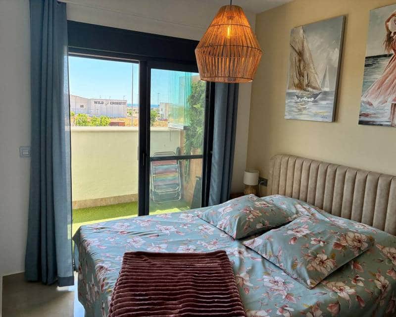 Apartamento de 2 habitaciones en Pilar de la Horadada en venta con piscina - 289.000 € (Ref: 10023382)