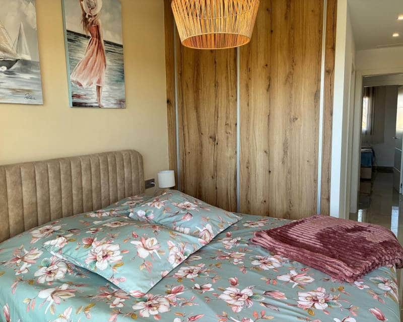 Apartamento de 2 habitaciones en Pilar de la Horadada en venta con piscina - 289.000 € (Ref: 10023382)