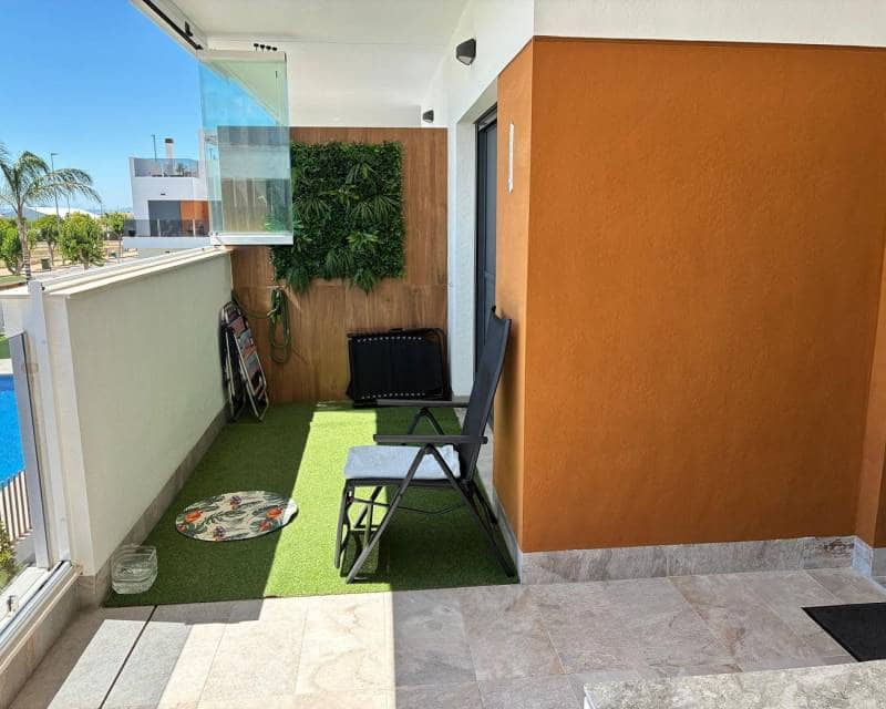 Apartamento de 2 habitaciones en Pilar de la Horadada en venta con piscina - 289.000 € (Ref: 10023382)