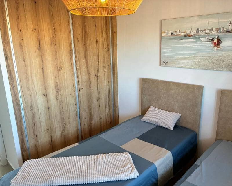 Apartamento de 2 habitaciones en Pilar de la Horadada en venta con piscina - 289.000 € (Ref: 10023382)