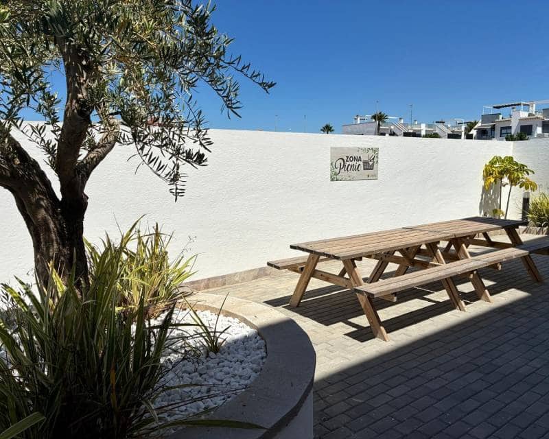 Apartamento de 2 habitaciones en Pilar de la Horadada en venta con piscina - 289.000 € (Ref: 10023382)