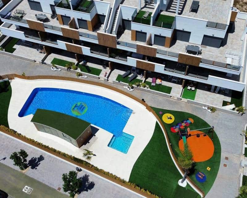 Apartamento de 2 habitaciones en Pilar de la Horadada en venta con piscina - 289.000 € (Ref: 10023382)
