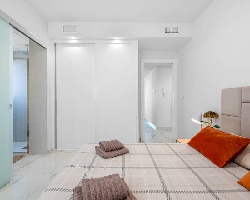 2 bedroom Apartment for sale in Orihuela Costa with pool - € 315,000 (Ref: 10023383)