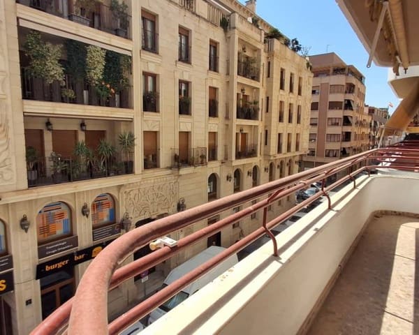 4 bedroom Apartment for sale in Orihuela ciudad, Orihuela - € 220,000 (Ref: 10023384)