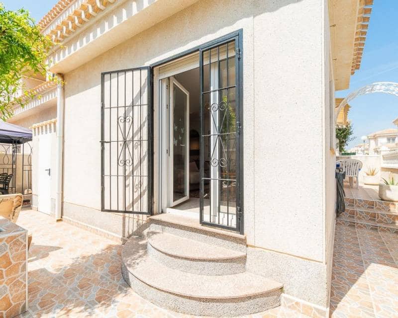 2 bedroom Villa for sale in Playa Flamenca with pool - € 264,000 (Ref: 10024465)