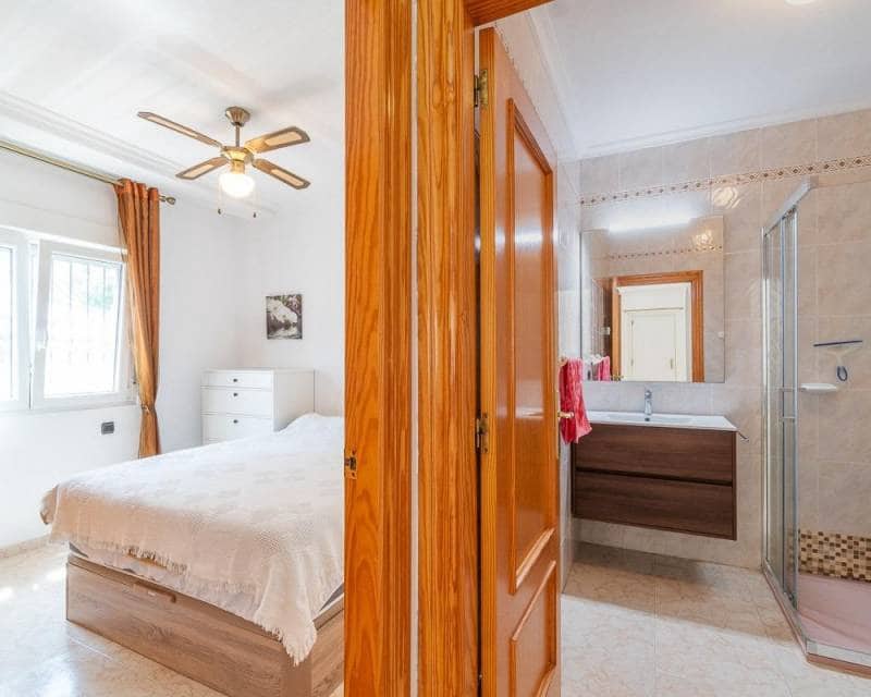 2 bedroom Villa for sale in Playa Flamenca with pool - € 264,000 (Ref: 10024465)