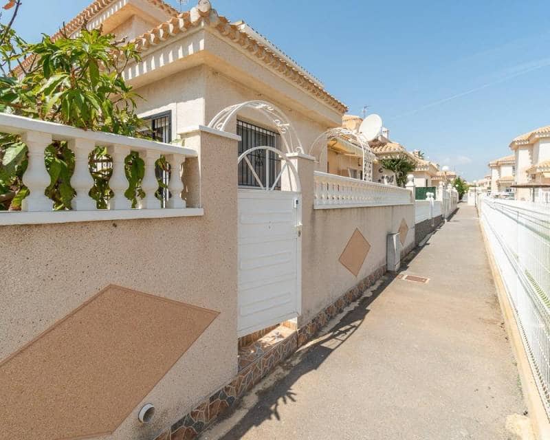 2 bedroom Villa for sale in Playa Flamenca with pool - € 264,000 (Ref: 10024465)