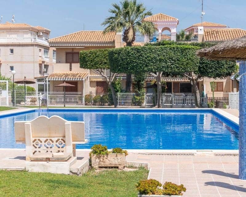 2 bedroom Villa for sale in Playa Flamenca with pool - € 264,000 (Ref: 10024465)