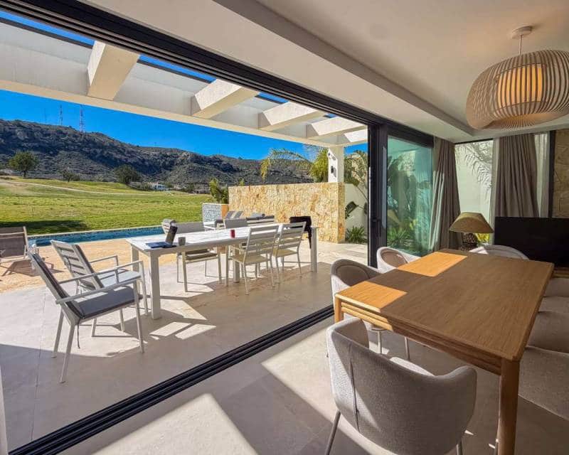 5 slaapkamer Villa te koop in Monforte del Cid met zwembad - € 749.000 (Ref: 10024641)