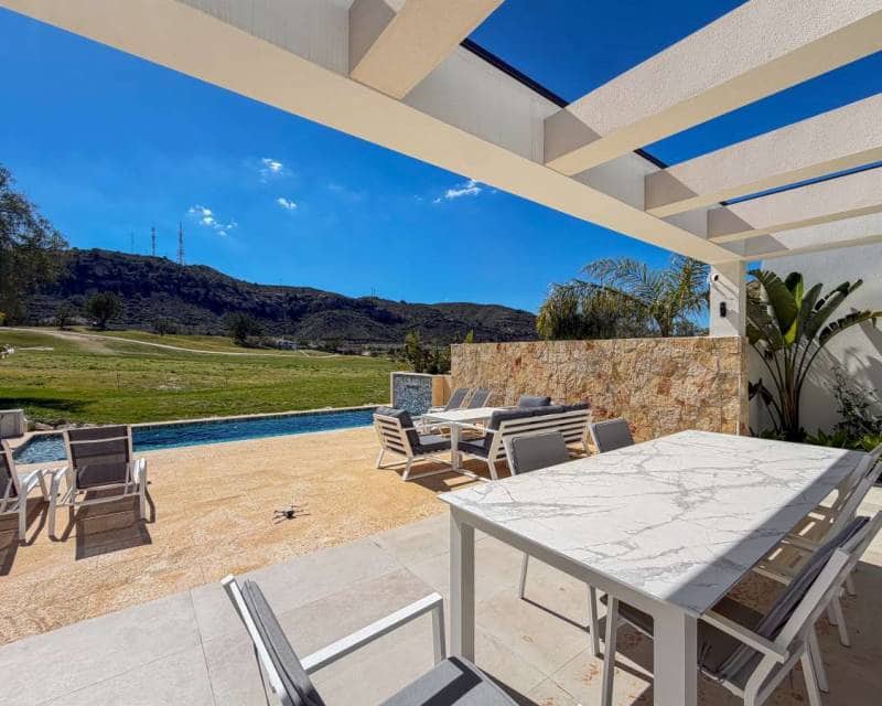 5 slaapkamer Villa te koop in Monforte del Cid met zwembad - € 749.000 (Ref: 10024641)