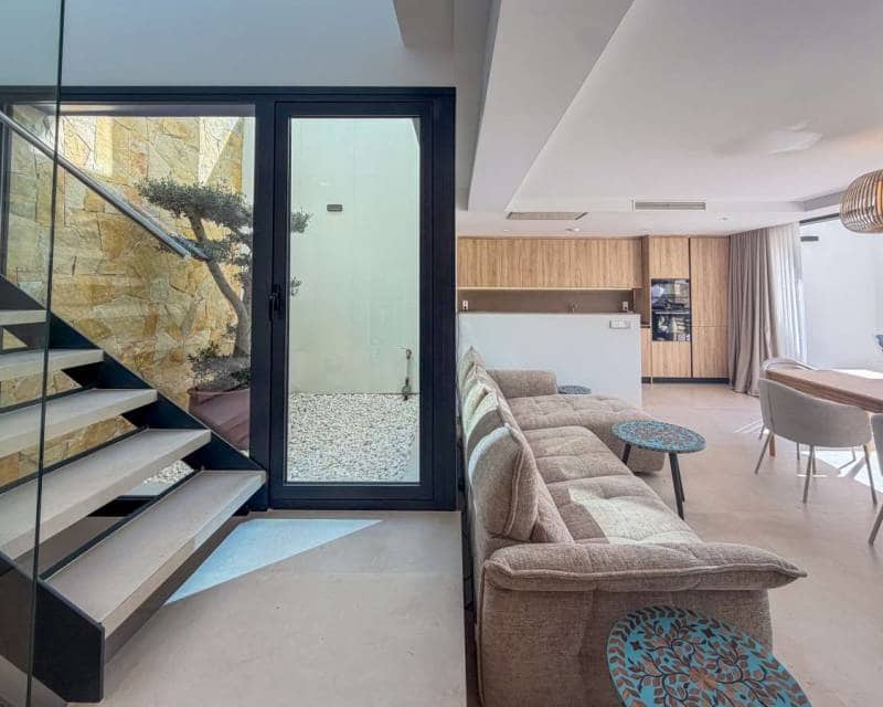 5 slaapkamer Villa te koop in Monforte del Cid met zwembad - € 749.000 (Ref: 10024641)