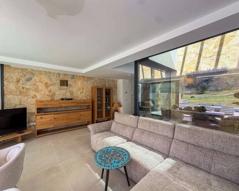 5 slaapkamer Villa te koop in Monforte del Cid met zwembad - € 749.000 (Ref: 10024641)